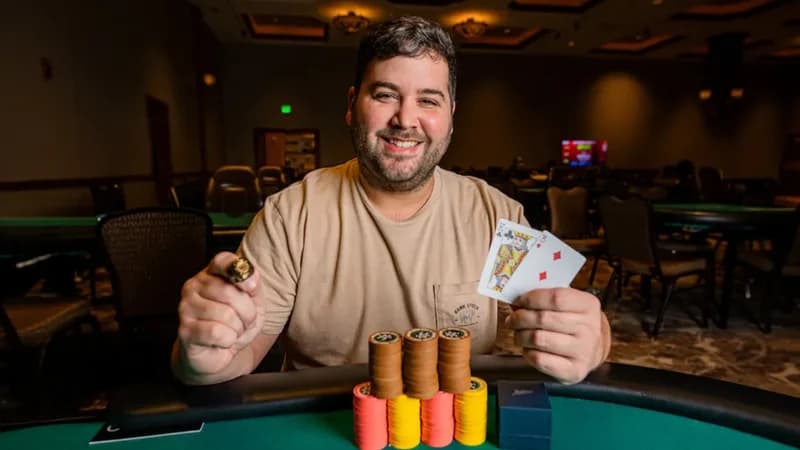 Hayward Raih Cincin WSOPC Pertama di Council
